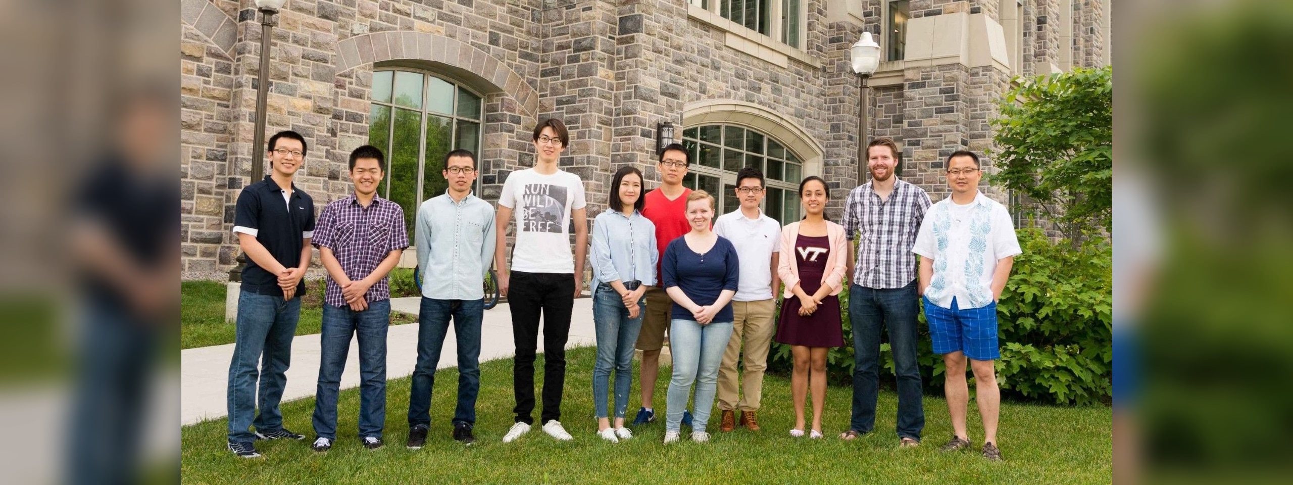 Chang Lu Lab group portrait outdoors